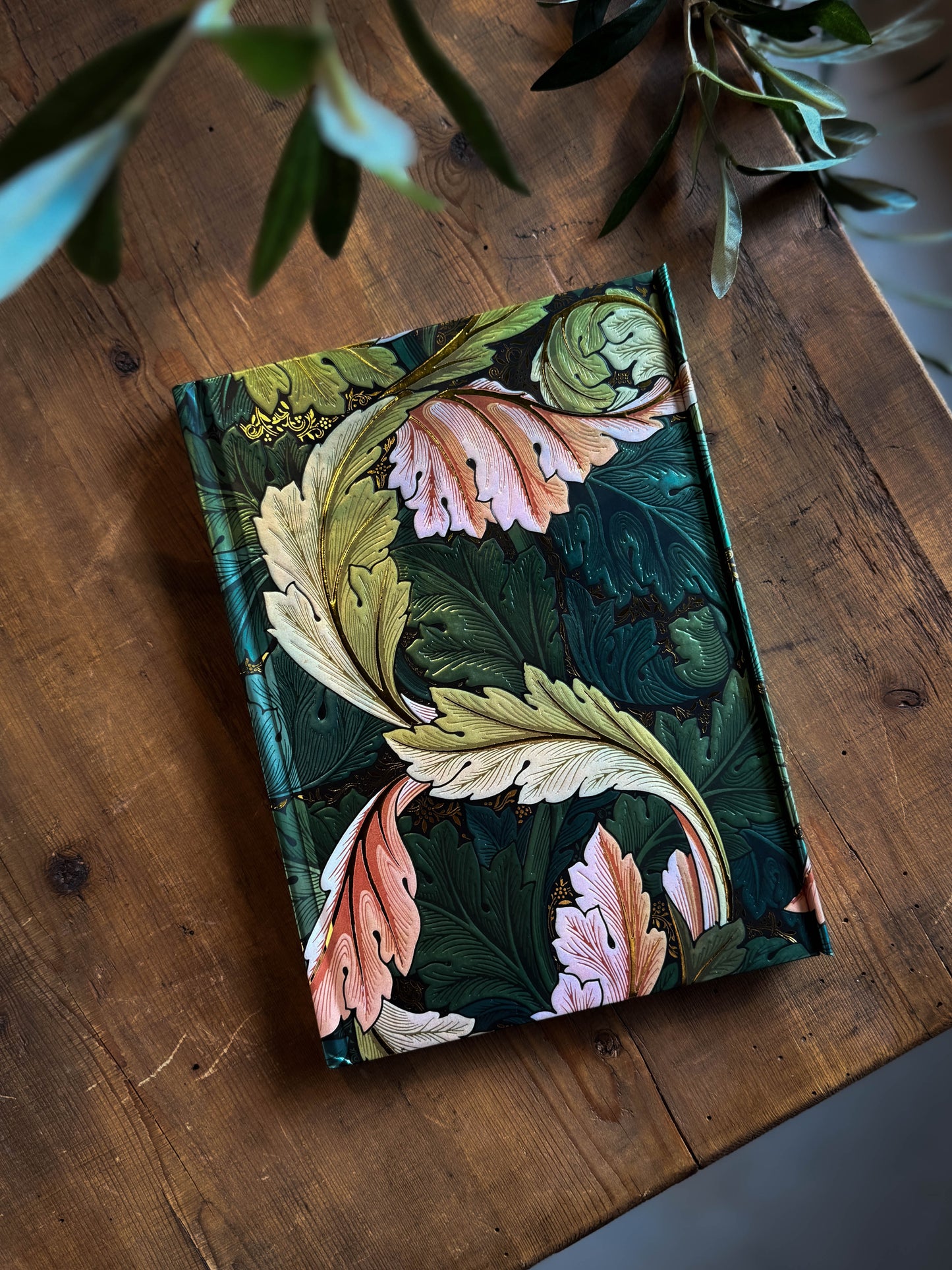 Folierad Skrivbok, Acanthus av William Morris
