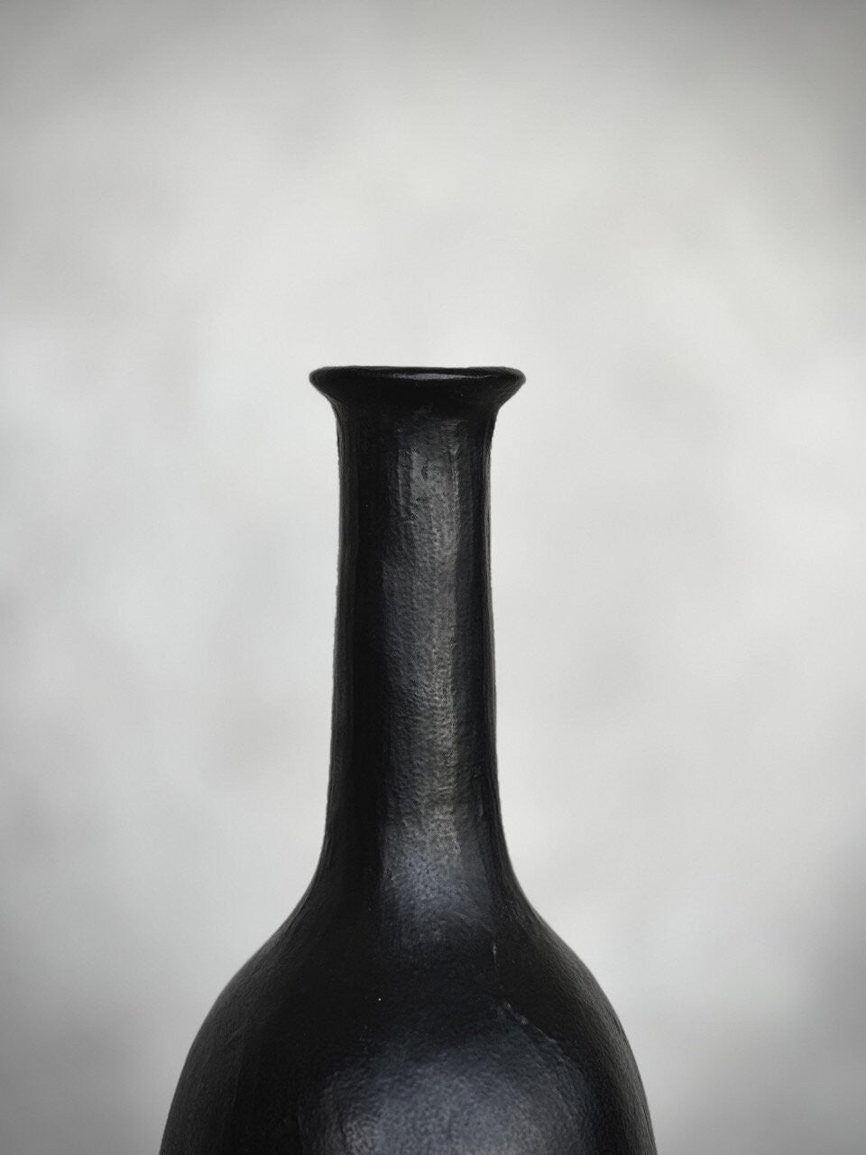 Denise Vas, Black Antique