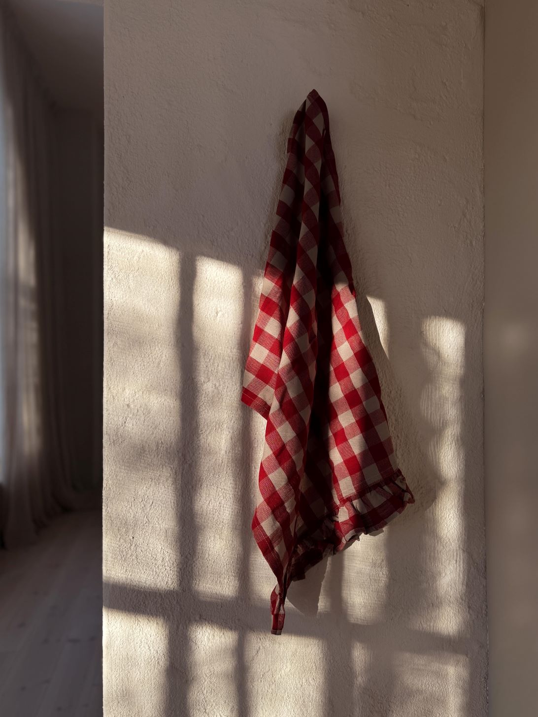 Lisa Kökshandduk, Röd