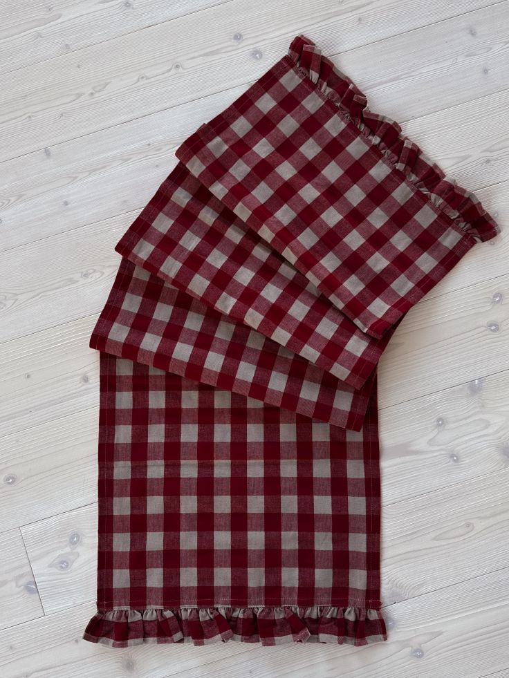 Lisa Rutig Löpare, 40x140 cm, Röd