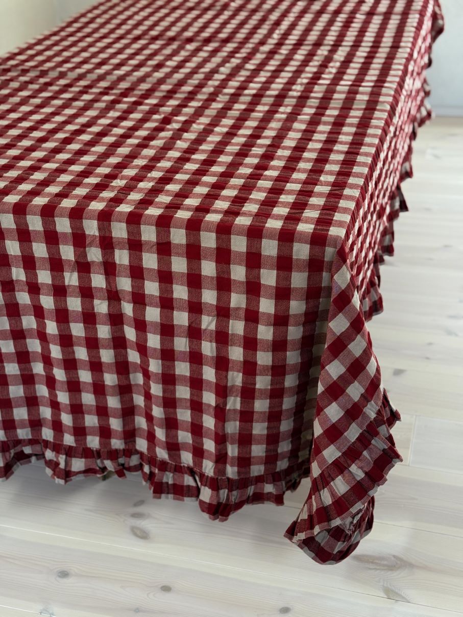 Lisa Rutig Duk, 140x250 cm, Röd