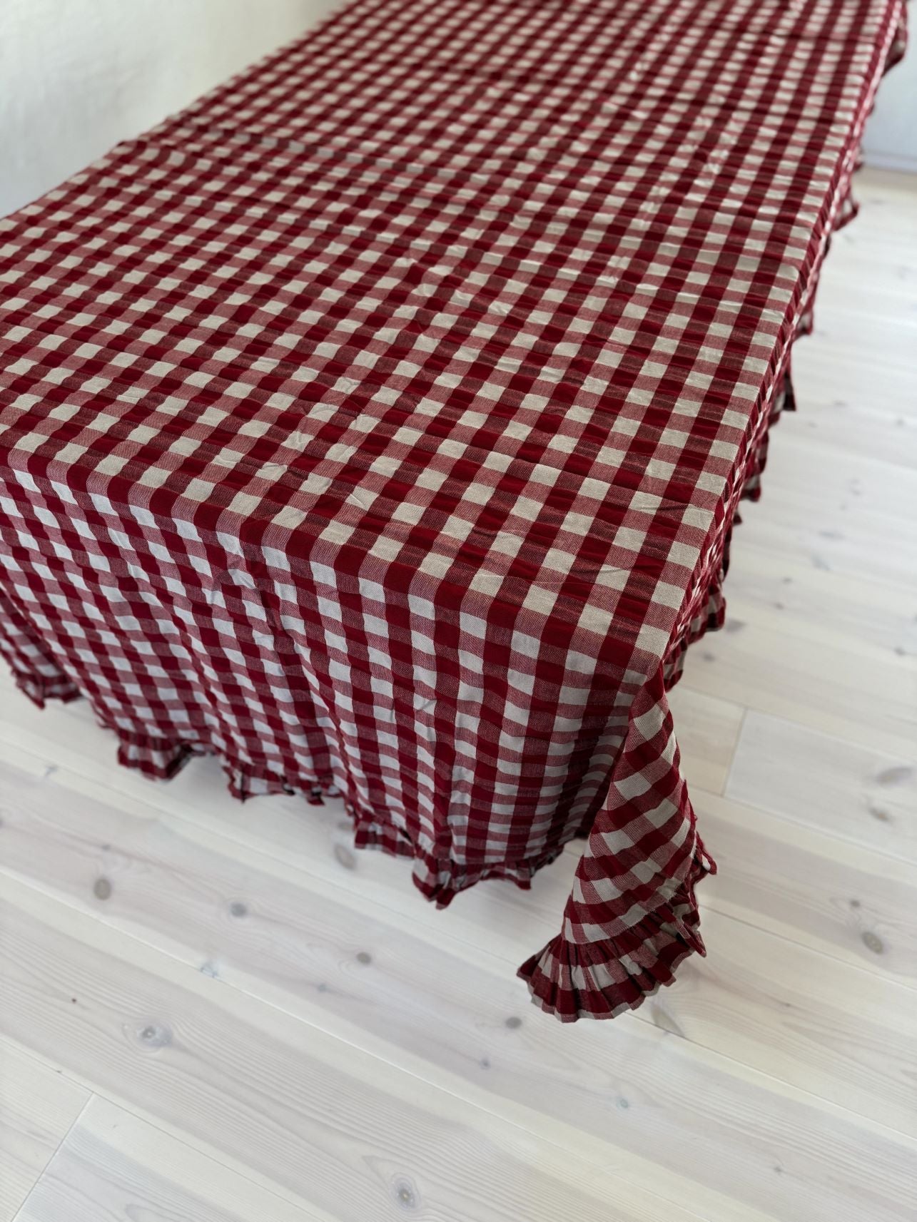 Lisa Rutig Duk, 140x250 cm, Röd