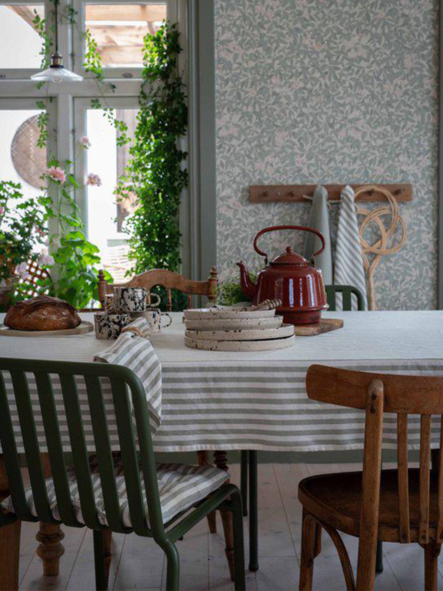 Svea Duk, 140x300 cm, Lindgrön