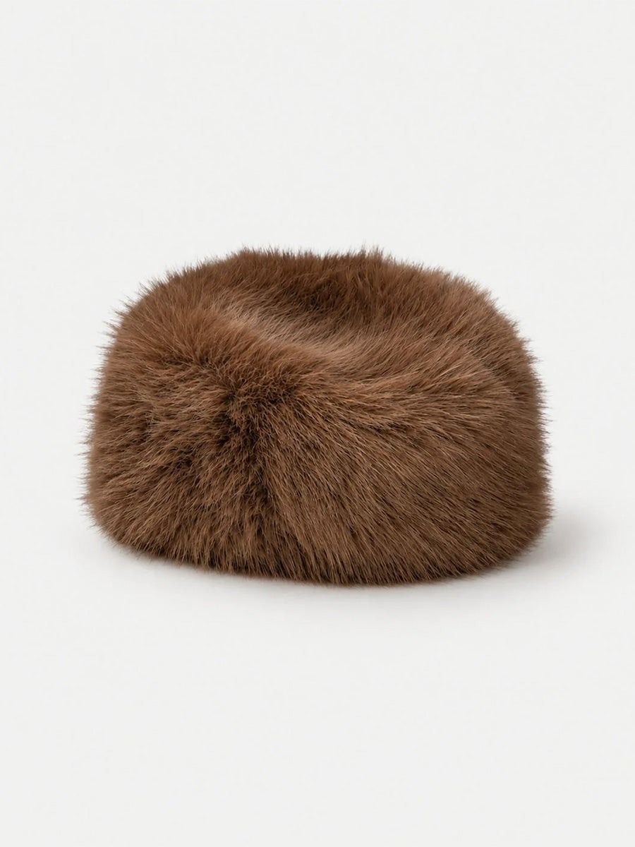 Anais Hat, Brun