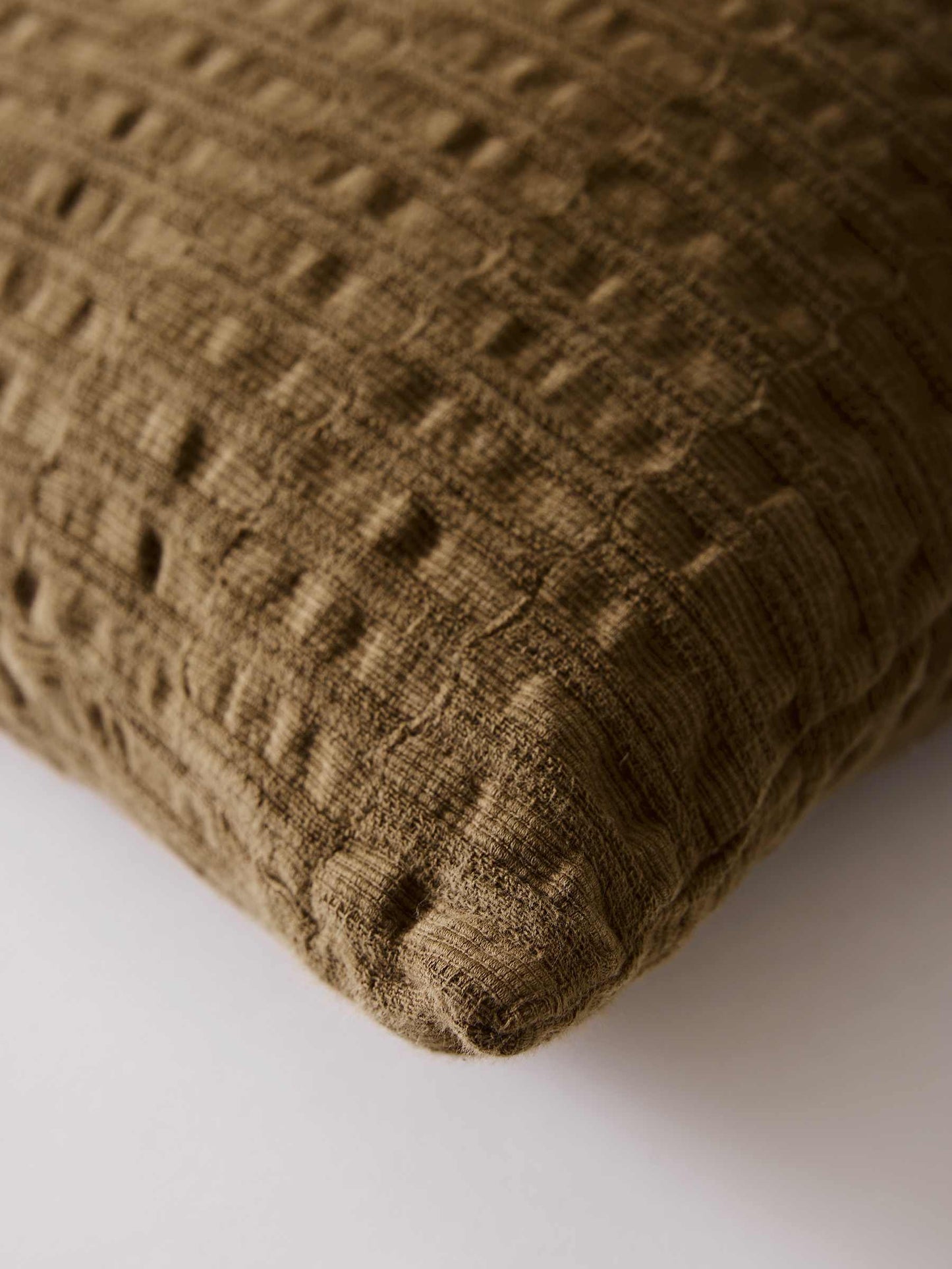 Claire Kuddfordral, 40x60 cm, Brown