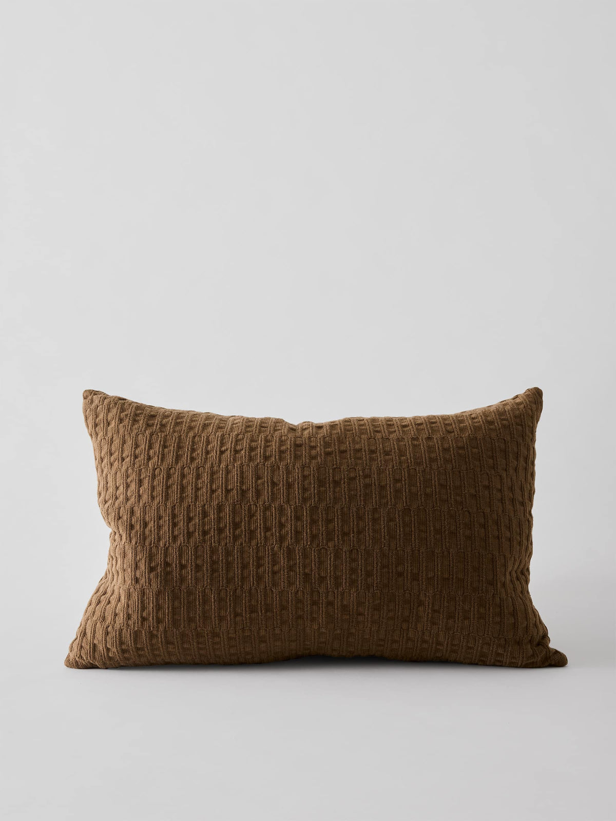 Claire Kuddfordral, 40x60 cm, Brown