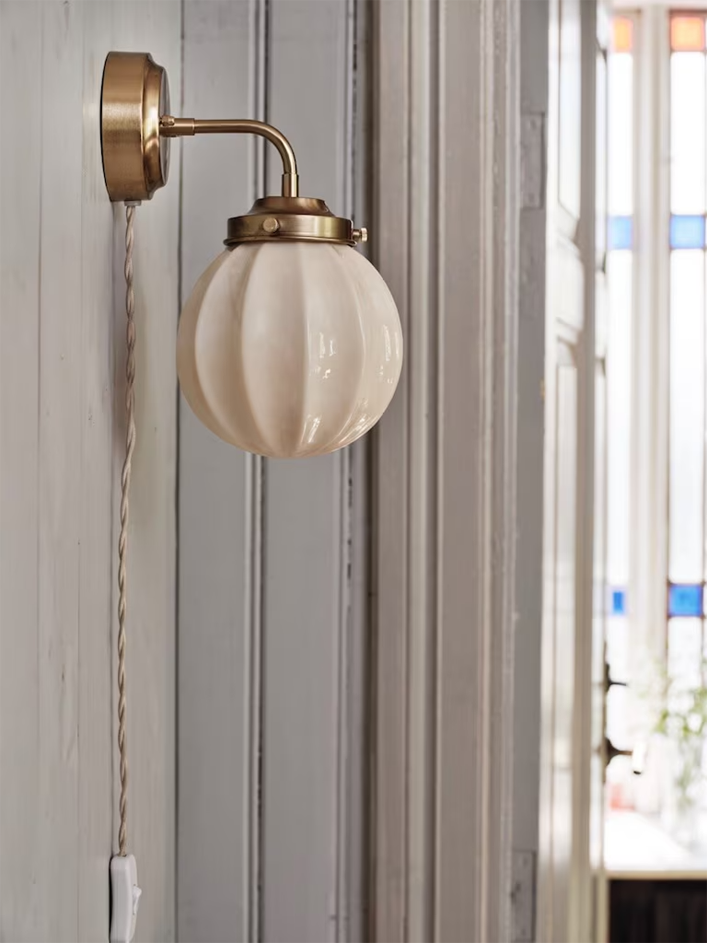 Marit Vägglampa, Mässing/Opal Beige